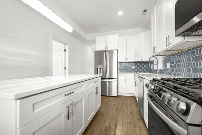 Building Photo - 4751 W Monroe St