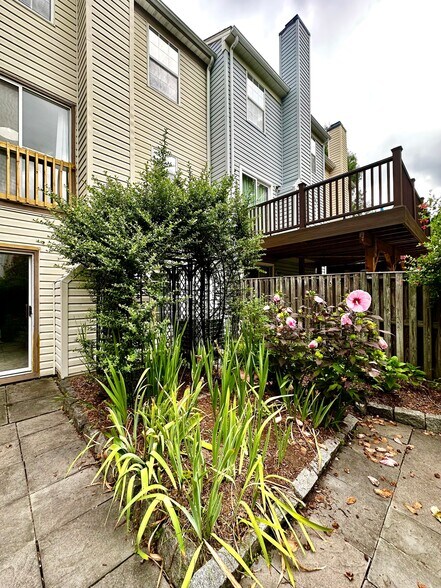 Building Photo - 2558 Ambling Cir