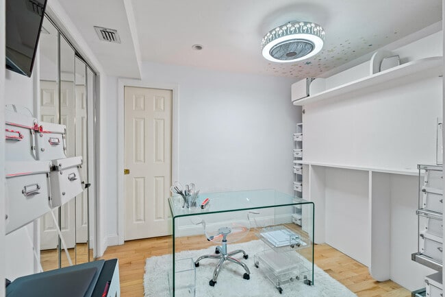 Building Photo - 1005 Bel Air Dr