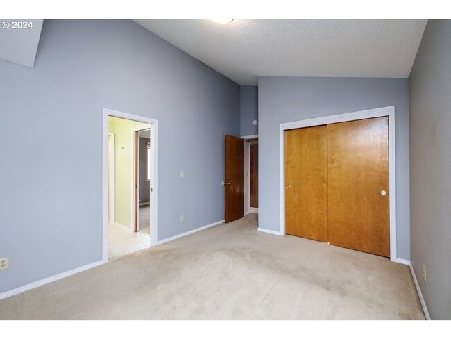 Building Photo - Bright, Open Living with Vaulted Ceilings ...