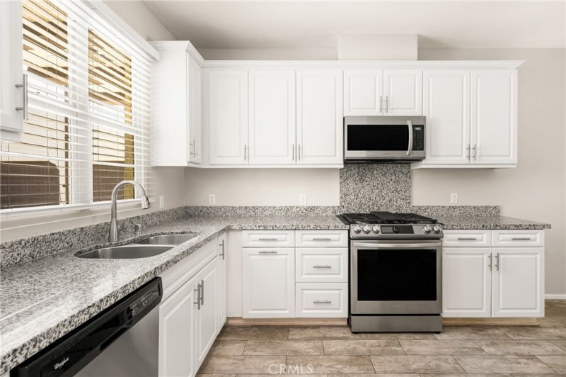 Building Photo - 544 S Casita St