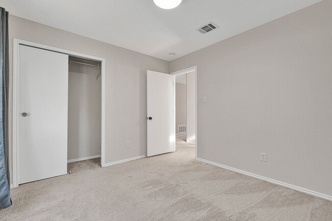 Building Photo - Charming 3 Bed 2.5 Bath Home in Wildhorse ...