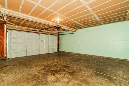 Building Photo - 1350 Northview Dr