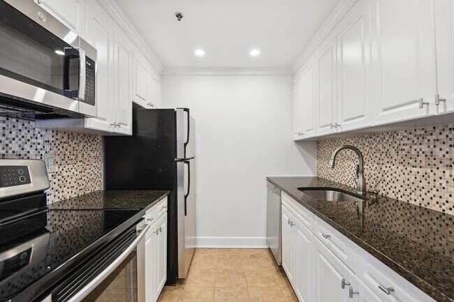 Building Photo - 1 2nd St