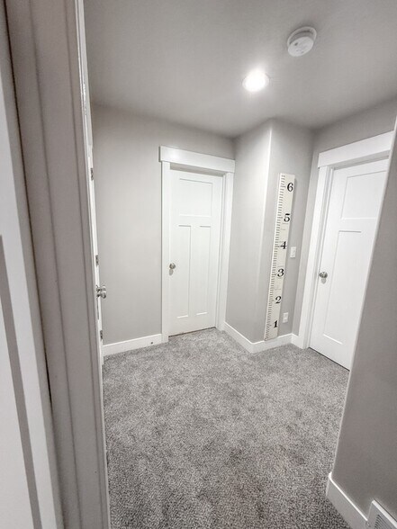 Building Photo - 616 E 625 S