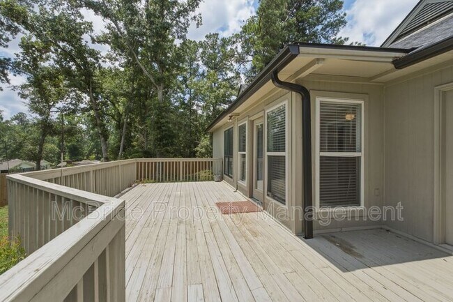 Building Photo - 342 Village Square Dr