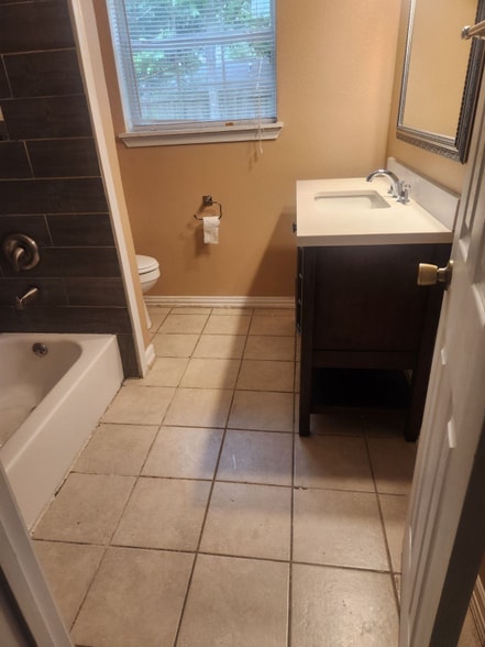 Building Photo - 531 Roper St