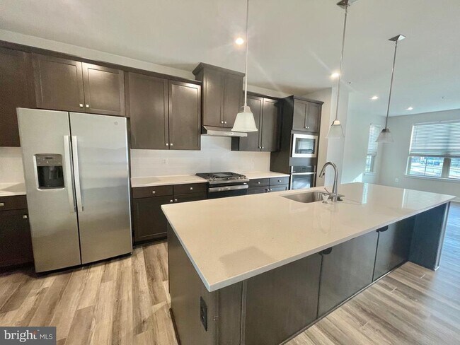 Building Photo - 3464 Sunset Ridge Dr