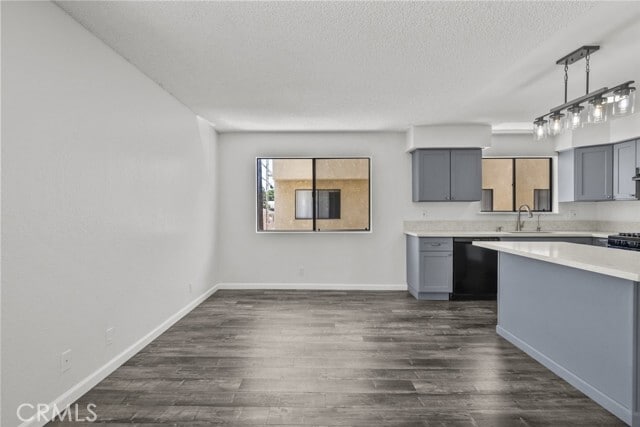 Building Photo - 520 E Elmwood Ave