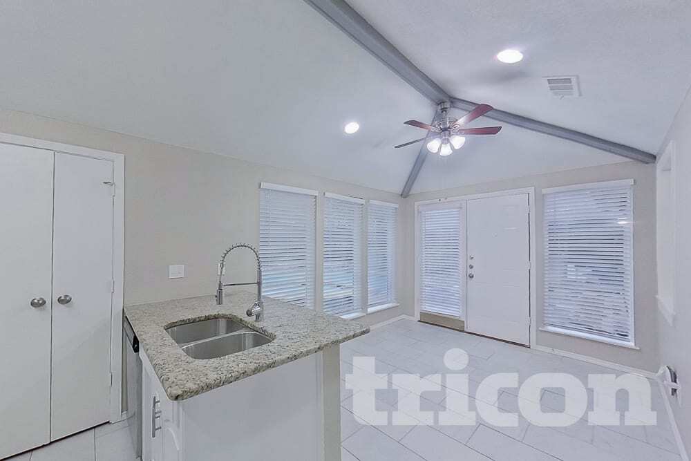 Building Photo - 3201 Chimneyrock Dr