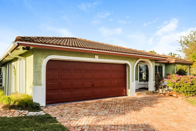 Building Photo - 22025 Flanders Ct