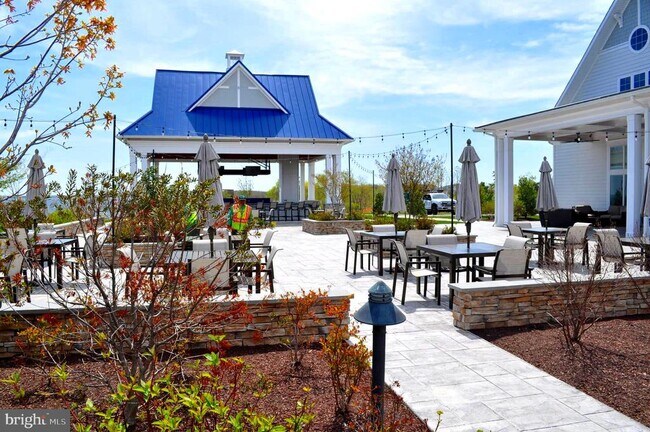 Building Photo - 170 Harrier Wy