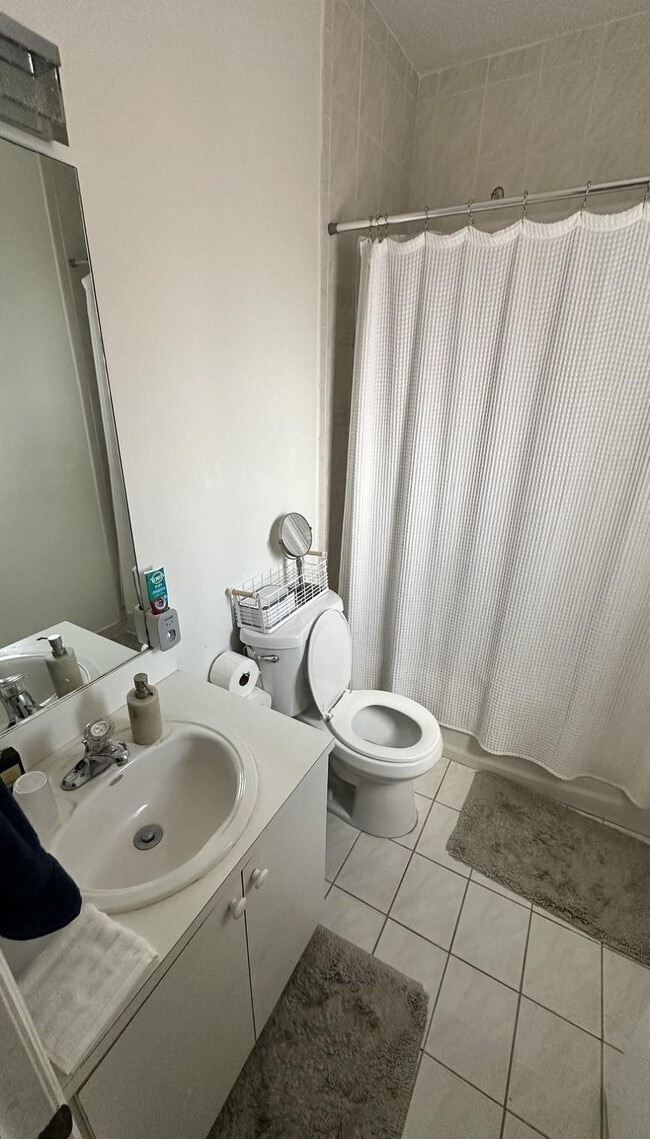 Building Photo - 4965 Leeward Ln