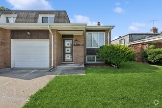 Building Photo - 366 Manning Dr