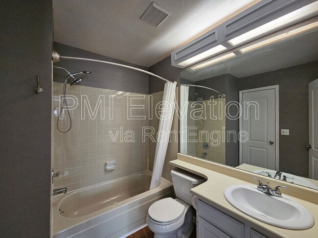 Building Photo - 8184 S Fillmore Cir