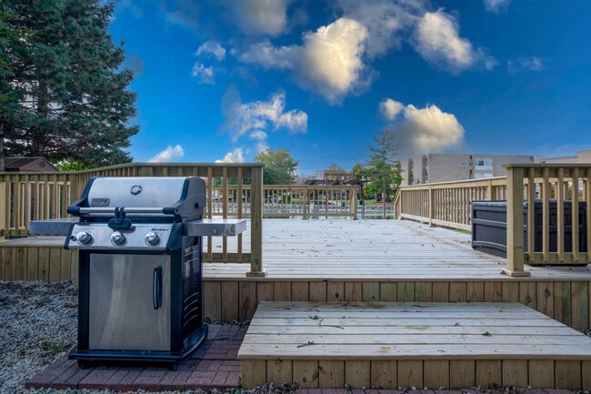 Building Photo - 3407 Venice Ave