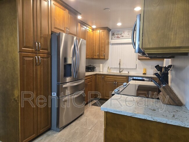 Building Photo - 14255 Rosemary Ln