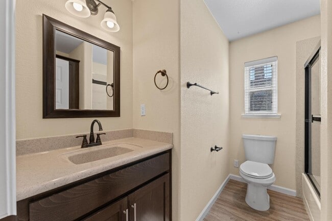 Building Photo - 510 15th St