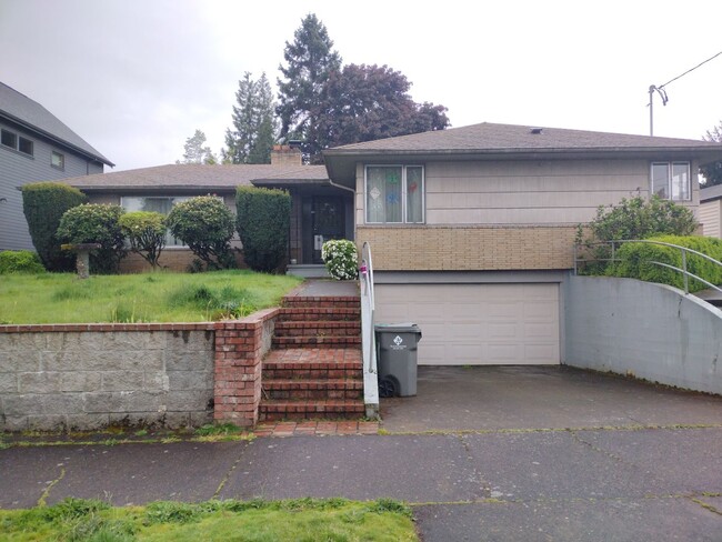 Primary Photo - 2-Bedroom Home in NE Portland!