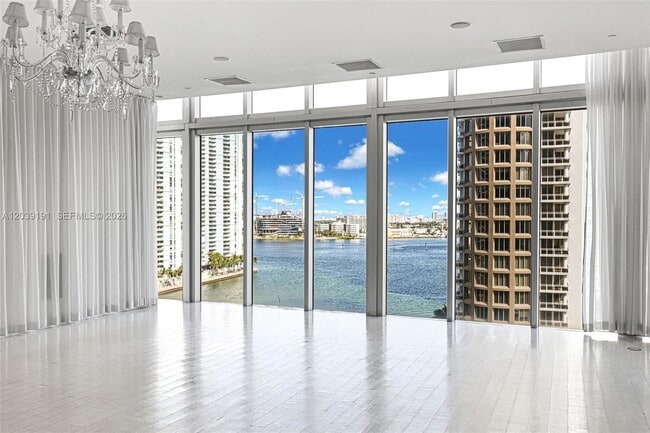 Building Photo - 475 Brickell Ave