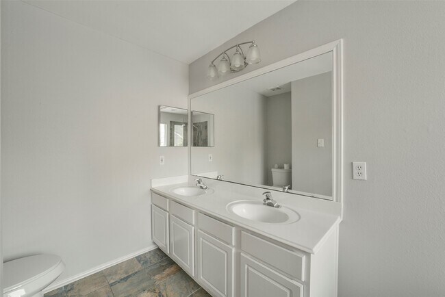 Building Photo - 11 Verbena Bend Pl