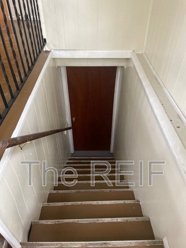 Building Photo - 1080 E Cornell Ave