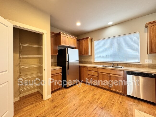 Building Photo - 10438 SW Akilean Terrace