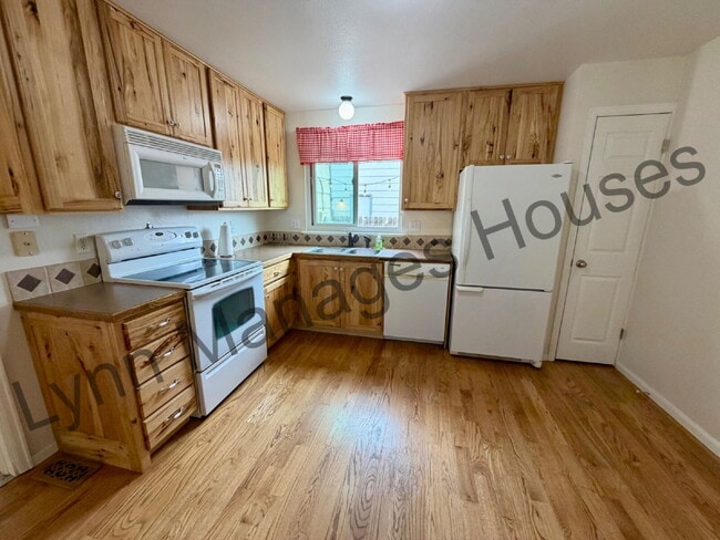 Building Photo - Single Family Home - Ready Now!