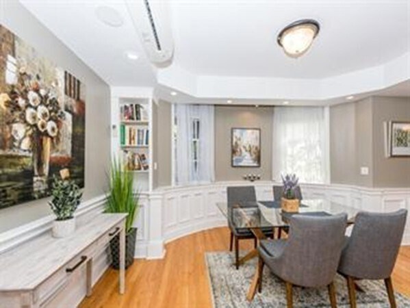 Building Photo - 137 Marlborough St