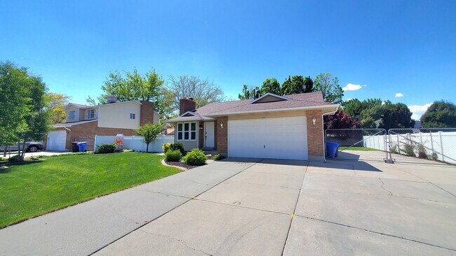 Building Photo - 9266 S Edenbrook Way