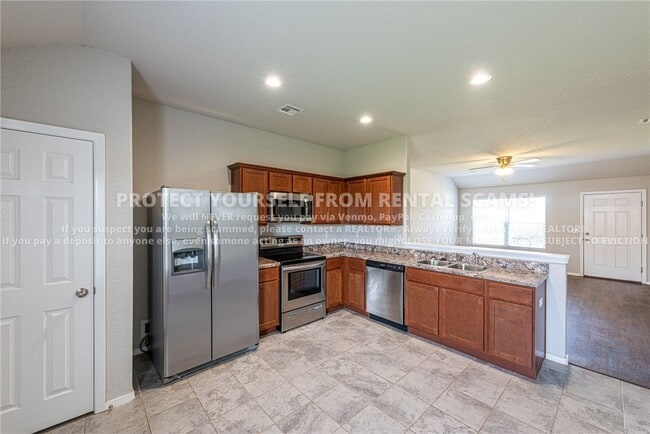 Building Photo - 400 W Fitchberg St