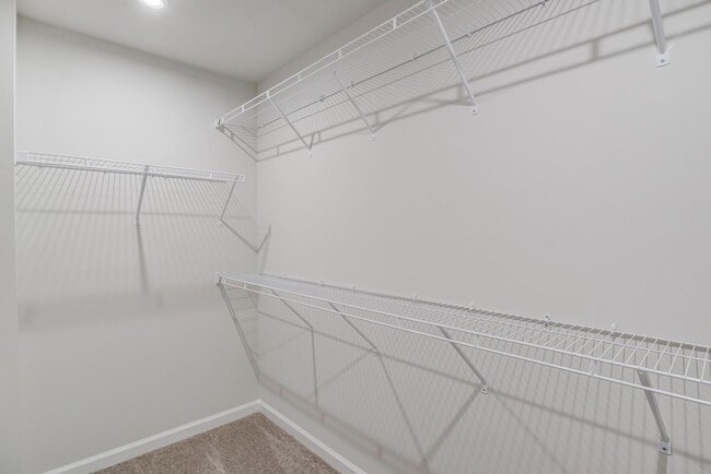 Building Photo - 5 Bedroom Home in Youngsville, right off o...