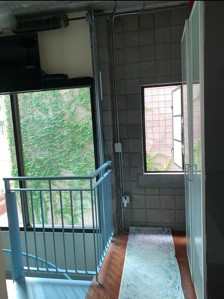 Building Photo - 360 W 300 S