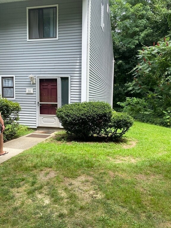 Building Photo - 555 Russell Rd