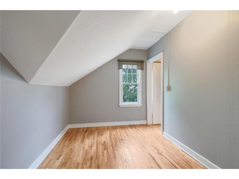 Building Photo - 2125 E 42nd St