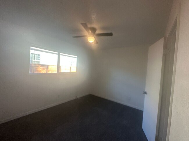 Building Photo - 380 Angelus St