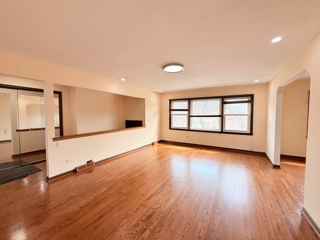 Building Photo - 4220 Oakton St