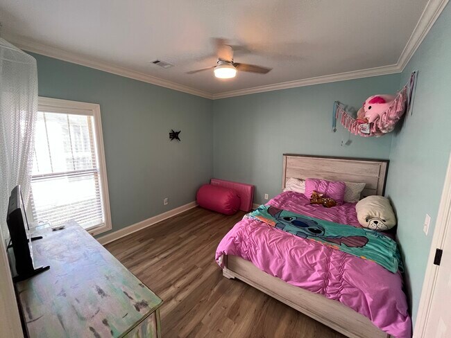 Building Photo - 837 Longleaf Circle-