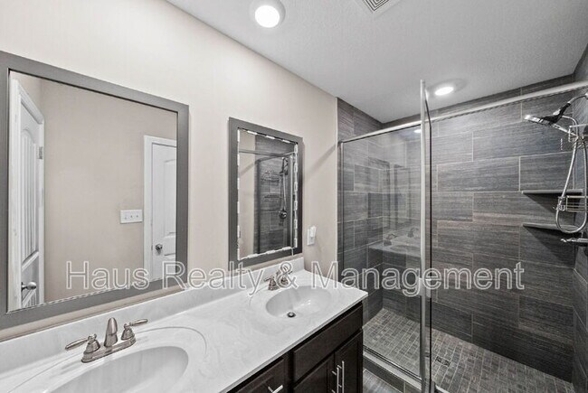 Building Photo - 314 Lugano Ln