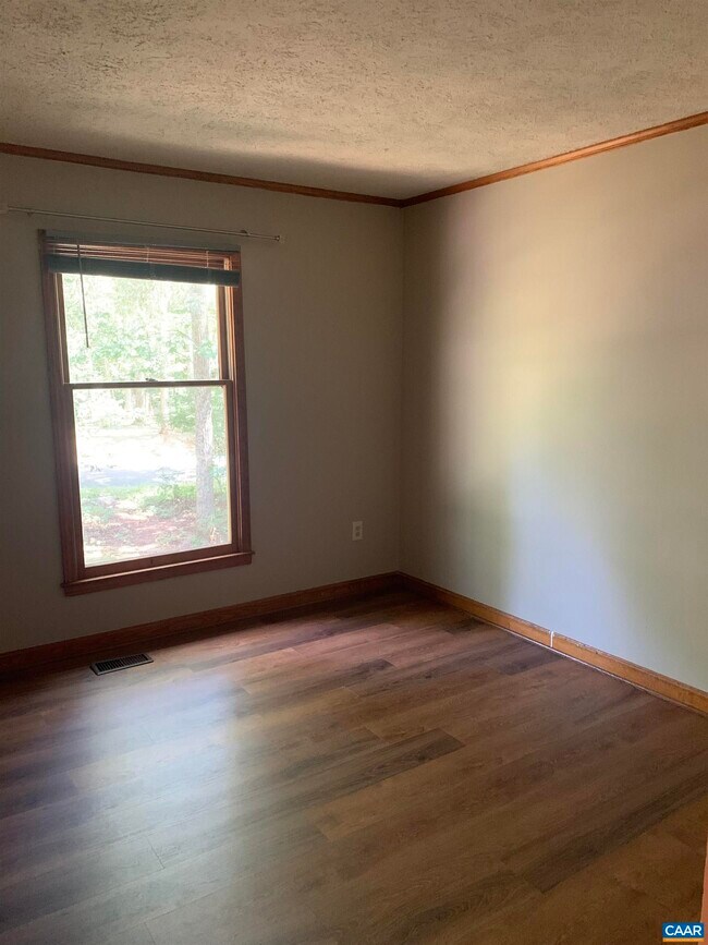 Building Photo - 103 Cloverhill Ct