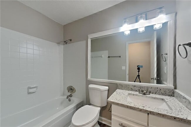 Building Photo - 4901 Duncan Wood Dr