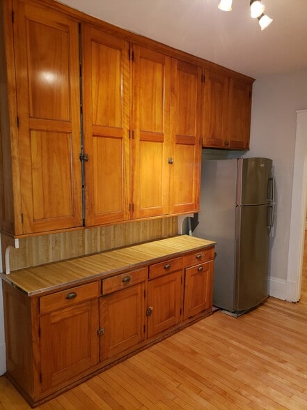 Building Photo - 417 5th Ave SE