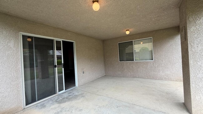 Building Photo - 2274 E Skyview Ave