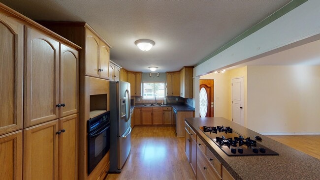 Building Photo - 802 N Juniper St