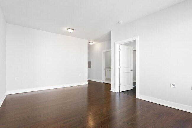 Building Photo - 1625 W Howard St