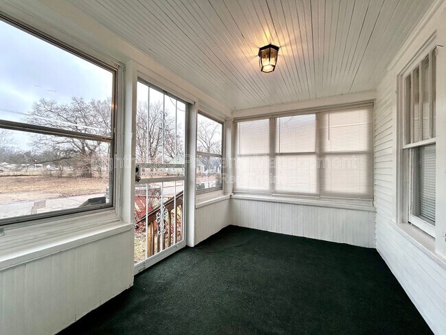 Building Photo - 2174 Continental St