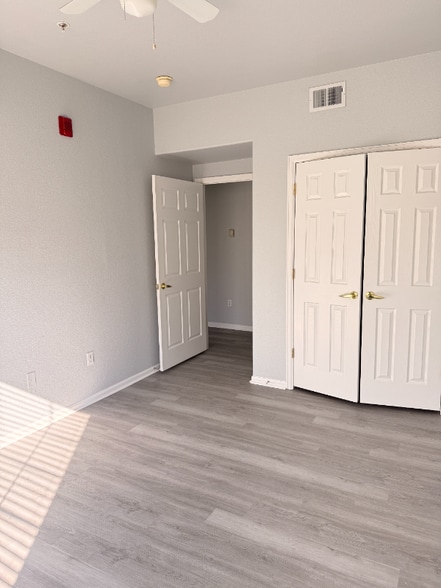 Building Photo - 15700 E Jamison Dr