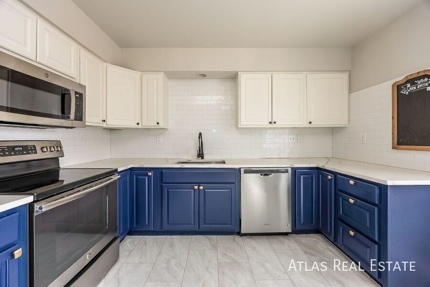 Building Photo - 2311 Sonoma Dr