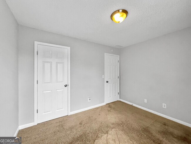 Building Photo - 10 Fieldview Ln