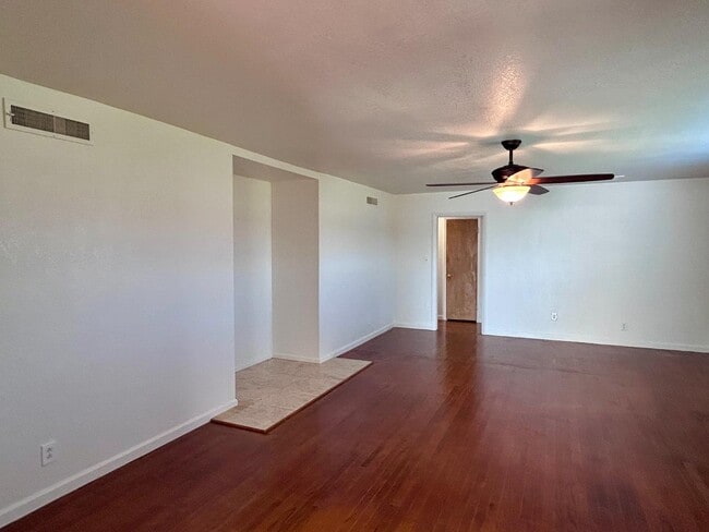 Building Photo - 10433 S Bethel Ave